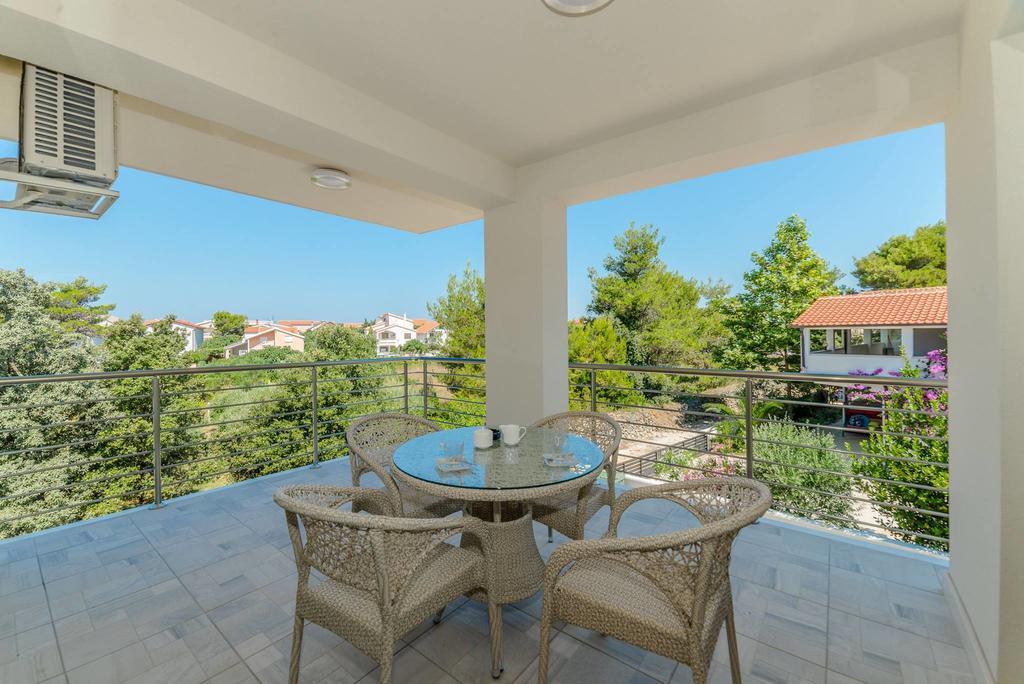 Iva Apartment Vir